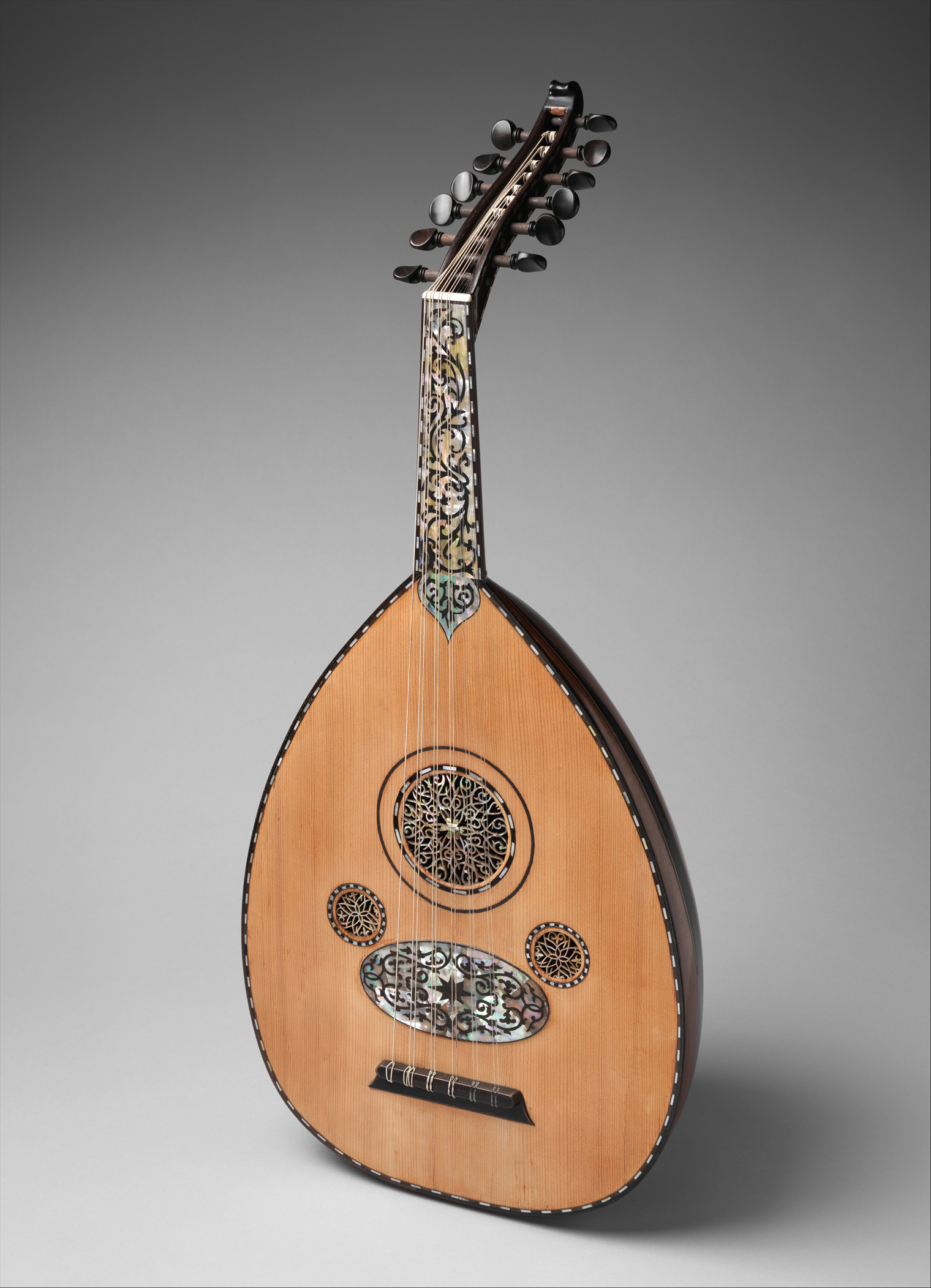 Oud (ʿūd)